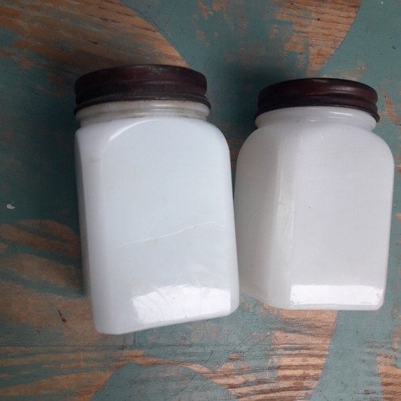 Vintage Salt and Pepper Shakers White Milk Glass Sail Boats Made in USA - Picture 11 of 16